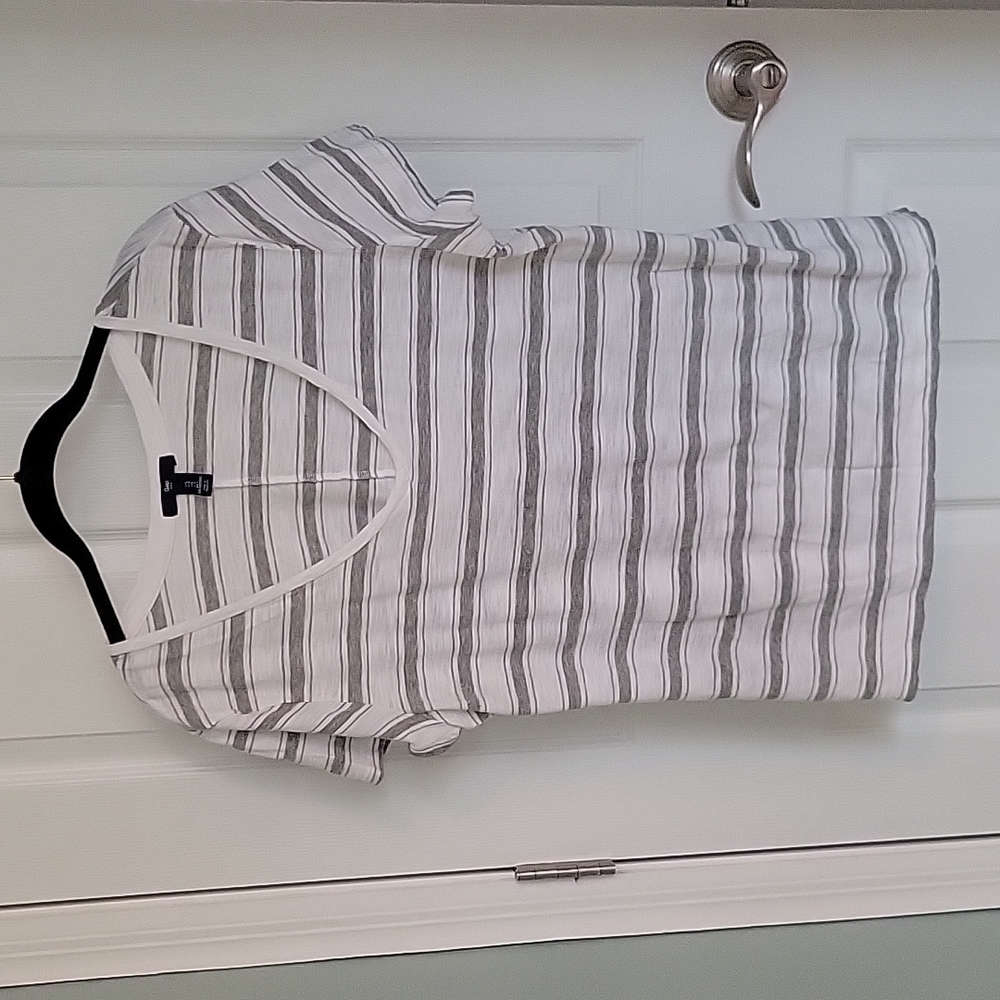 Gap t-shirt